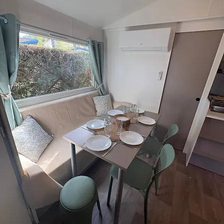 Mobil 4-6 Personnes A Dans 4 Etoiles *